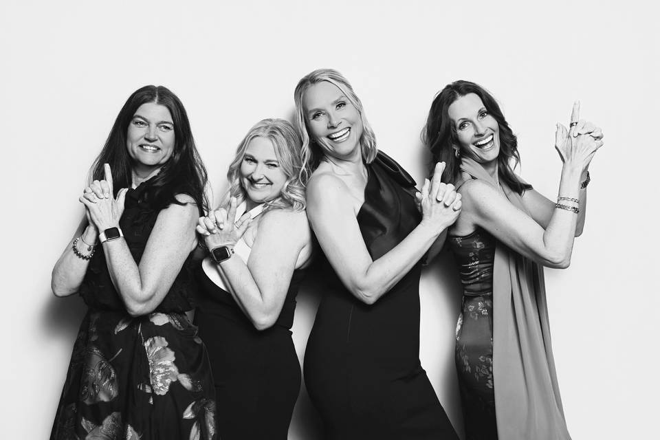 POSE PROS PORTRAIT BOOTH