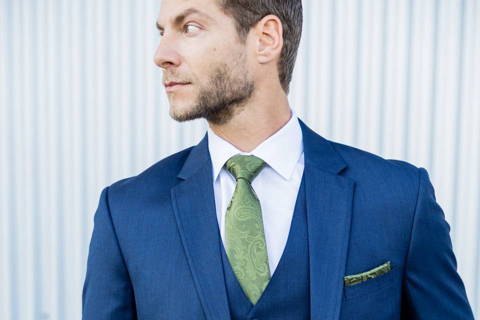 New Navy suit for the win!