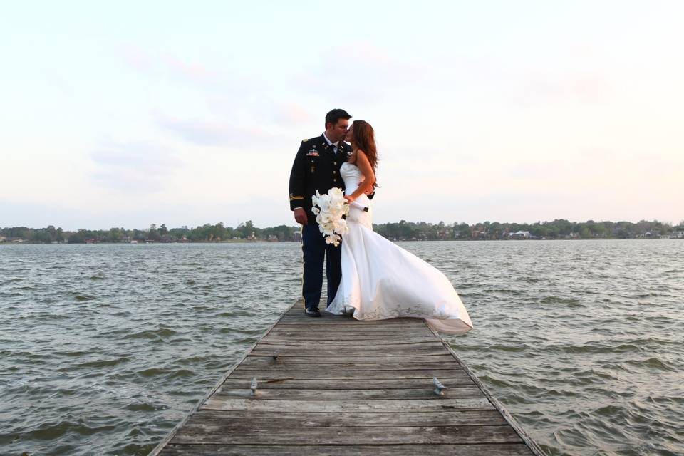 Lakeside wedding at the resort