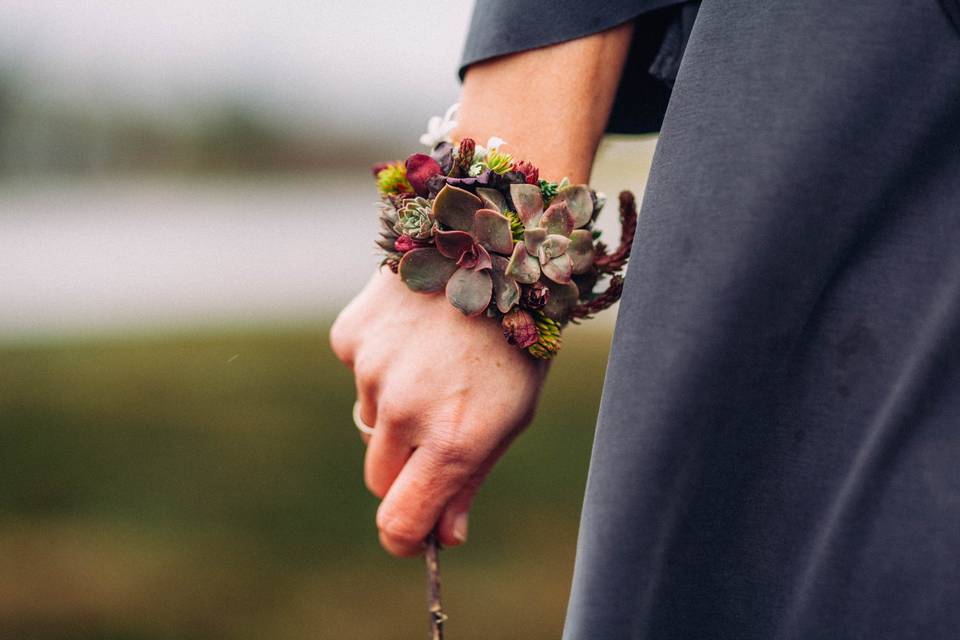 Floral jewelry