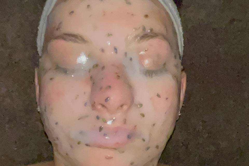 Facial w/Hydrojelly Mask