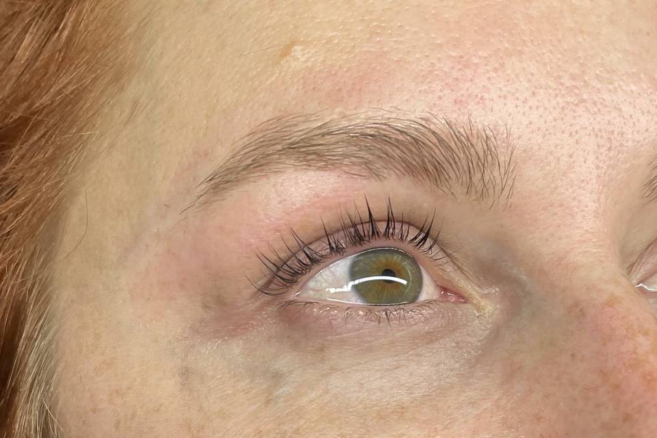 Lash Lift & Tint w/Brow Wax