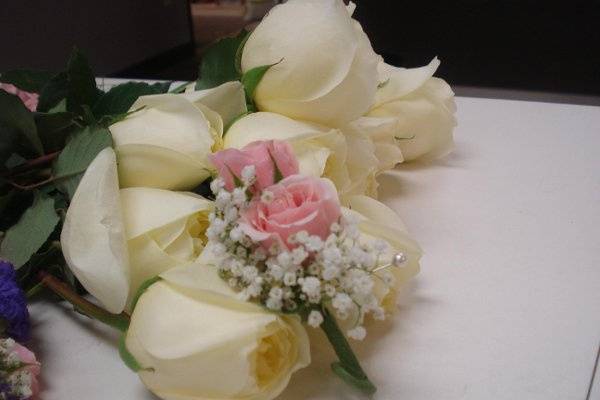 Spray rose boutonniere