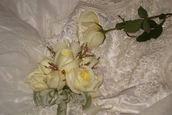 White rose nosegay