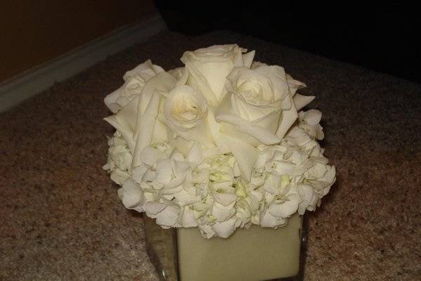 Elegant Rose and Hydrangea centerpiece