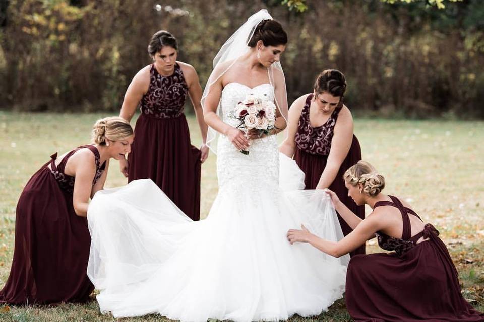 Bride and bridesmaids - MBD Photography