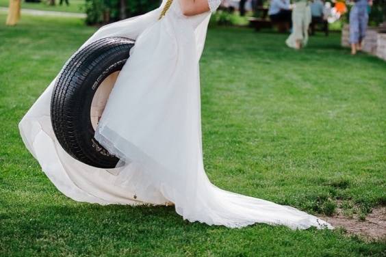 Bride having fun - MBD Photography