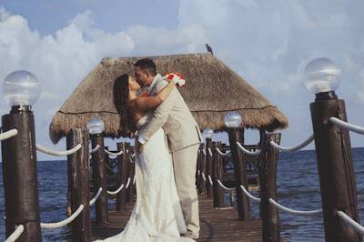 Kissing on the boardwalk