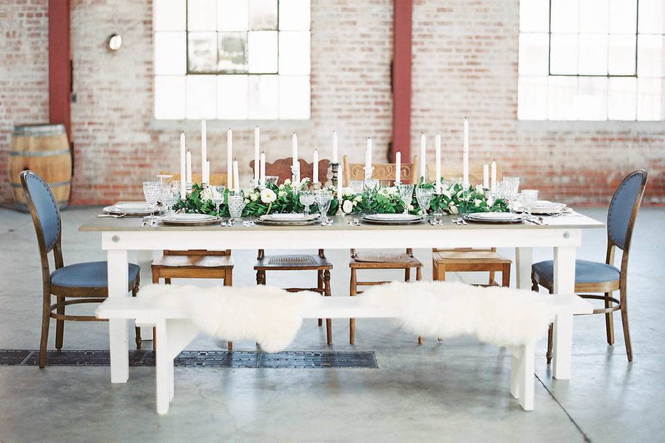 Tin Roof Farmhouse {BOUTIQUE RENTALS}