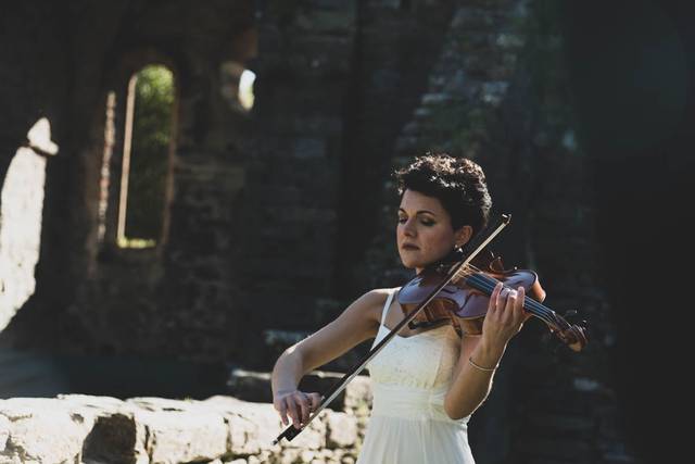 Giulia Ermirio Violist