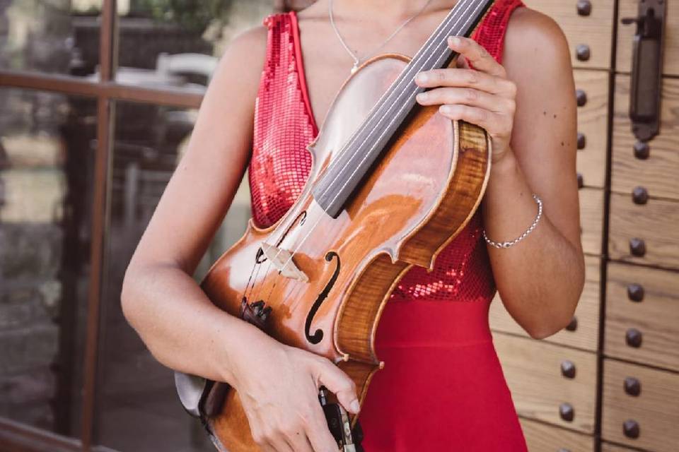 Giulia Ermirio Violist