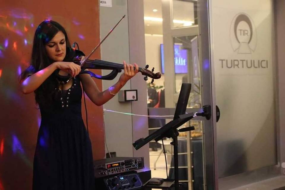 Giulia Ermirio Violist