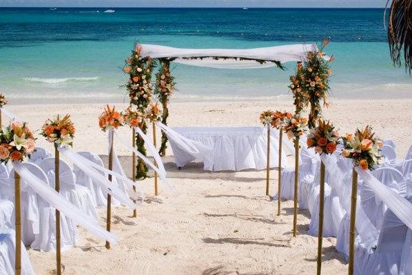 Grand Palladium Hotels & Resorts Riviera Maya beach wedding venue