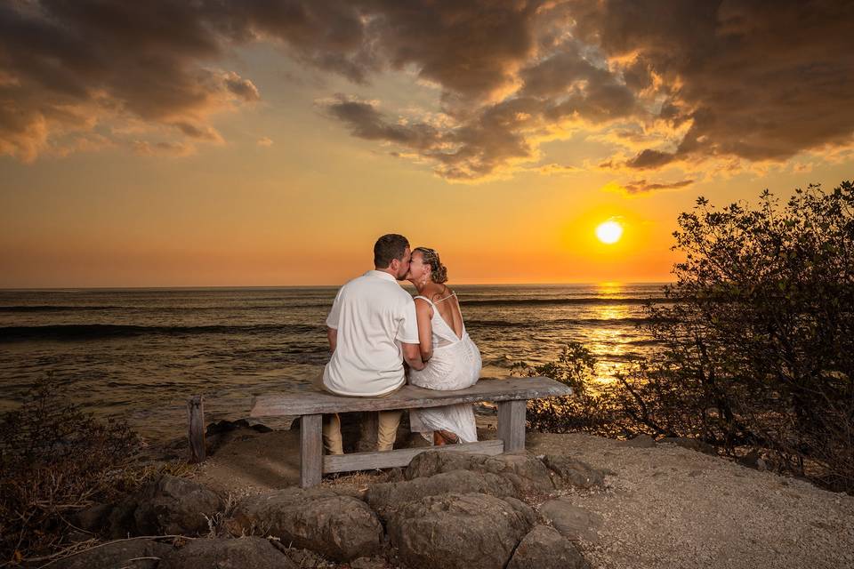 A kiss by the sea