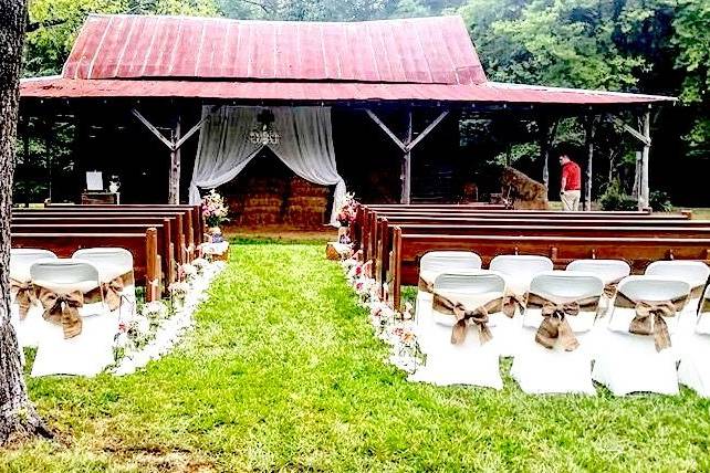 Outdoor wedding aisle