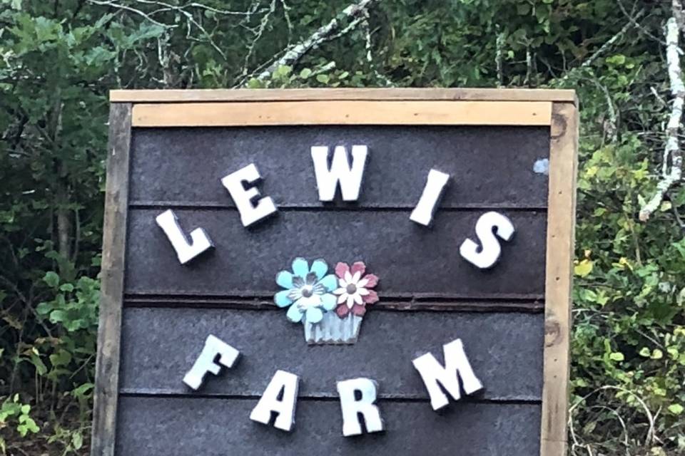 Welcome to Lewis Farm