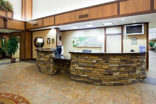 Holiday Inn Front Desk