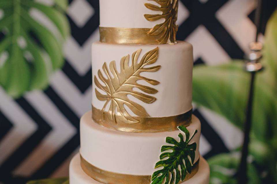 Tropical-themed cake