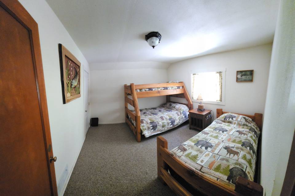 Upstairs bedroom 2