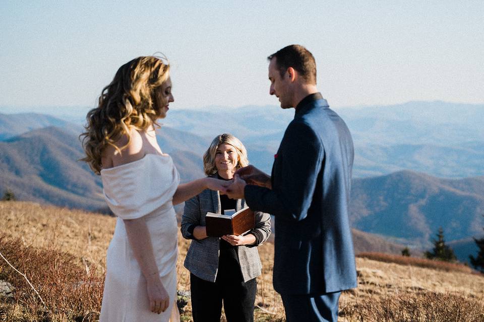 Wintery Mountaintop Elopement