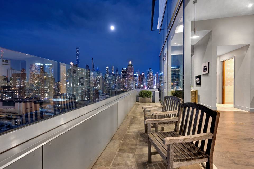 Penthouse - Manhattan skyline