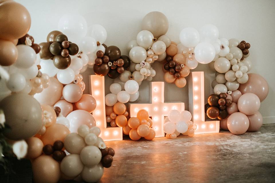 Baby Shower Balloon + Marquee