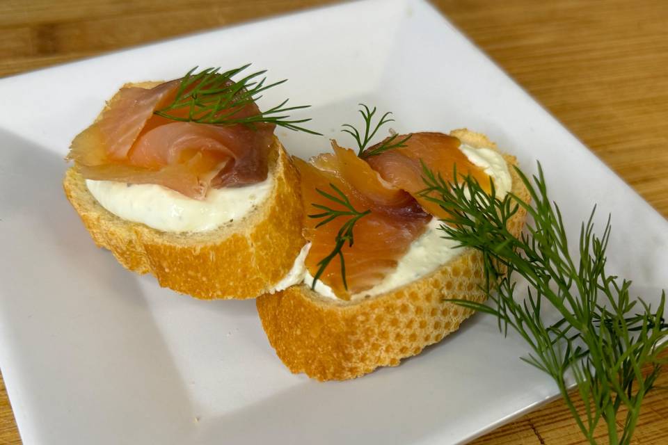 Smoked salmon, dill Taziki