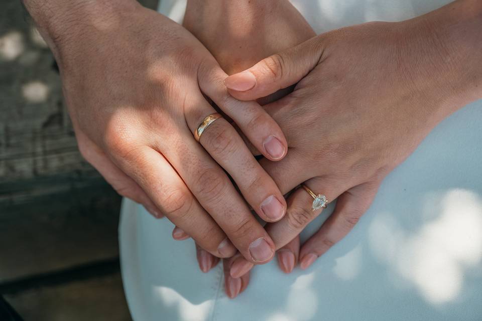 Engagement photo at lake in WI