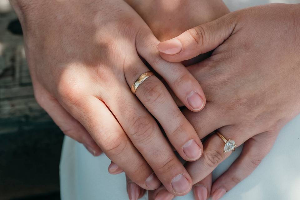 Engagement photos at lake