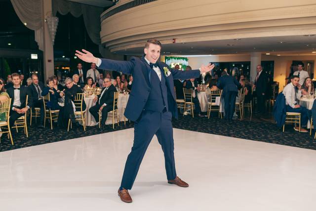 Groom showing off!