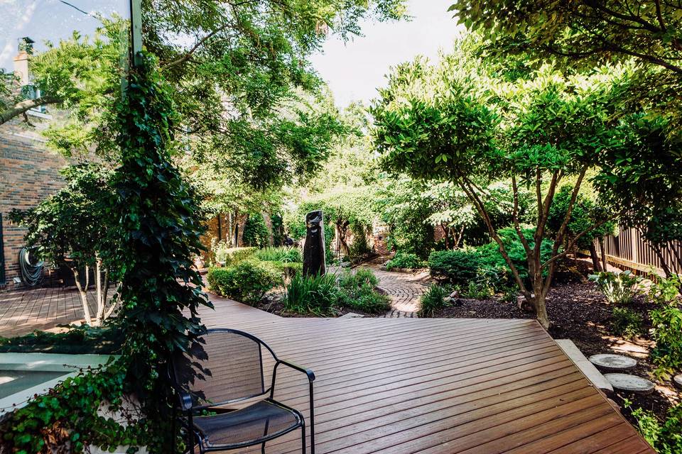 Courtyard View.