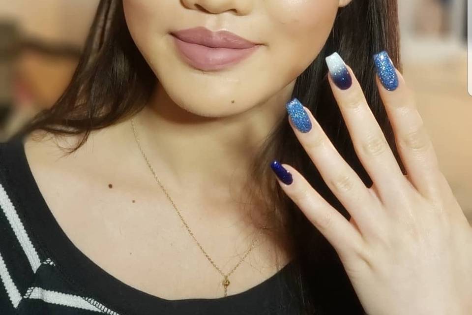 Matching makeup and nails