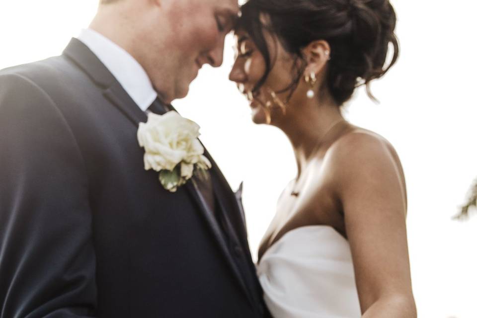 Bride and groom ring close up