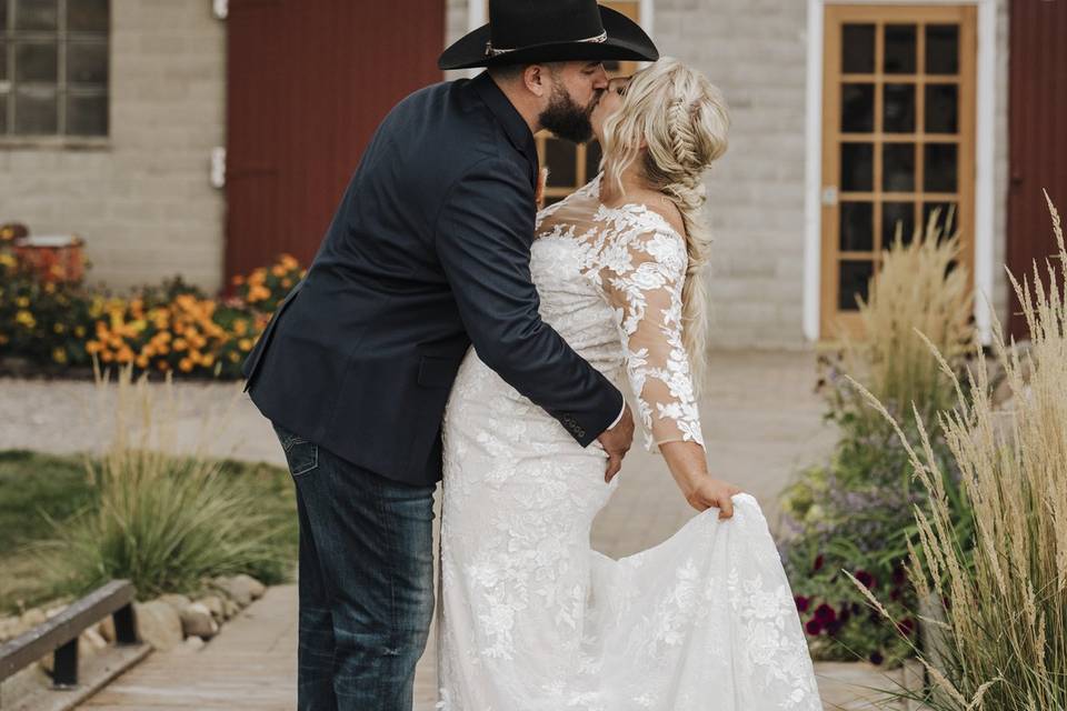 Bride and groom western weddin