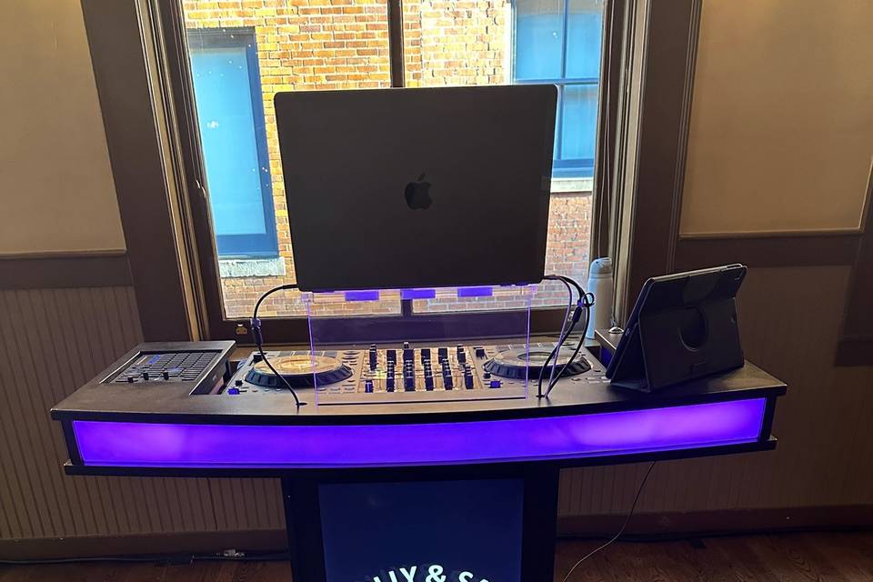 TV DJ Booth