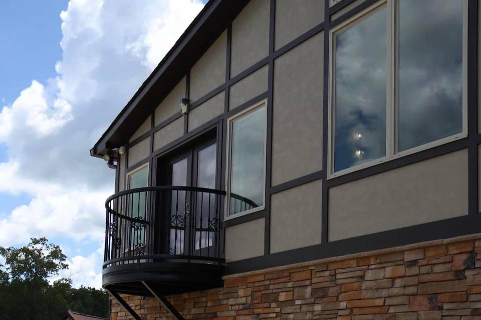 Balcony over vines