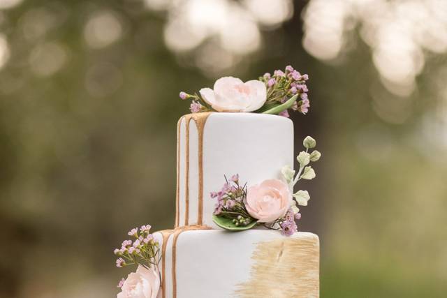 18 Pink Wedding Cakes we ❤ ~ KISS THE BRIDE MAGAZINE