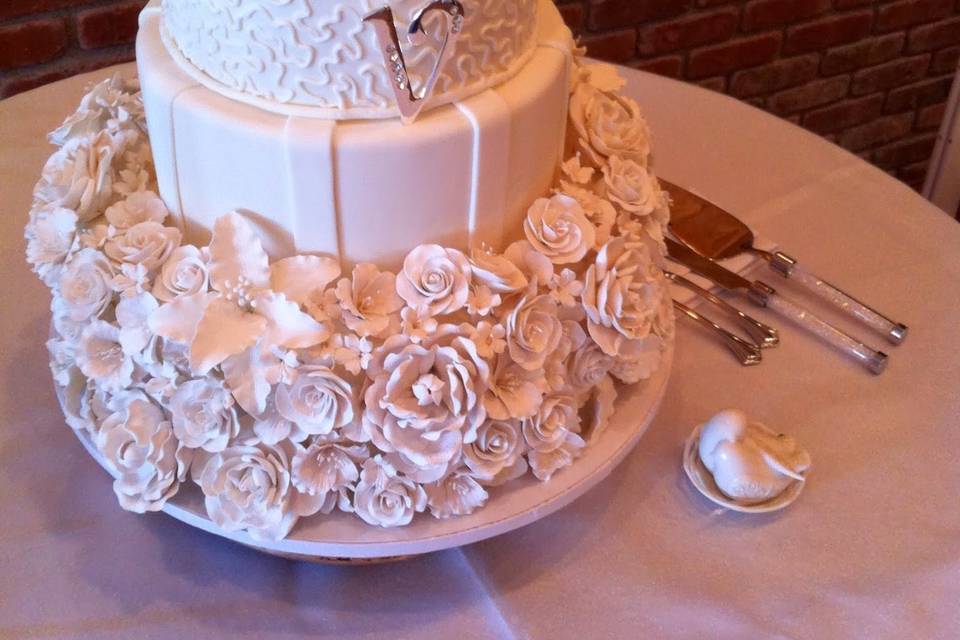 Silver Dragee Wedding cake