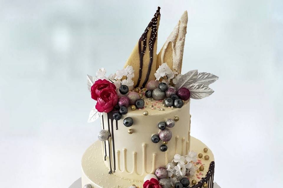 Gravity defying drip cake