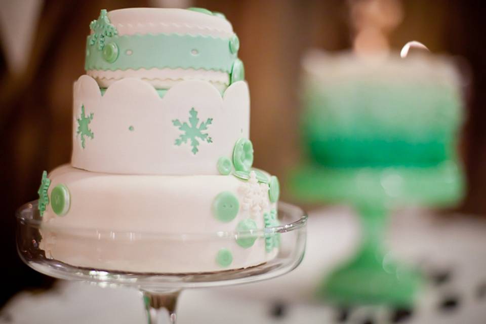 Mini winter wedding cake