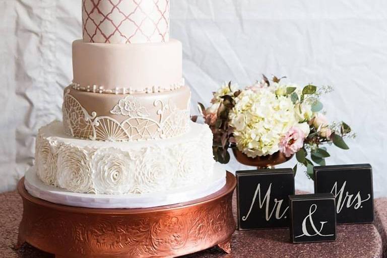 Textured wedding cake