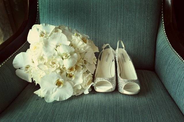 Bouquet and bridal shoes