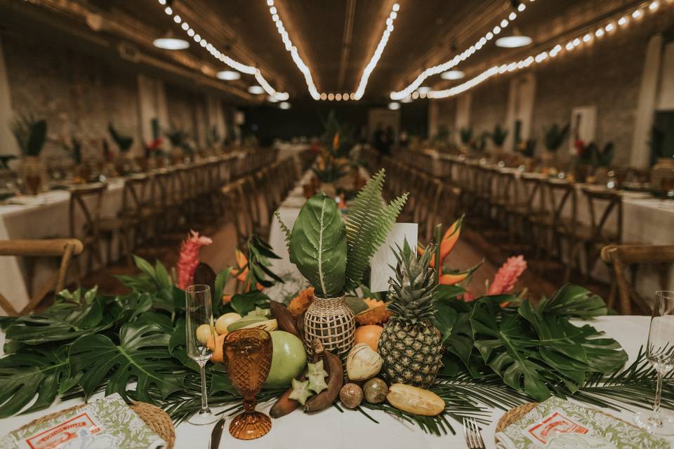Tiki Sweetheart Table