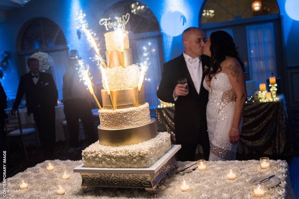 Sparkler cake for NYE wedding