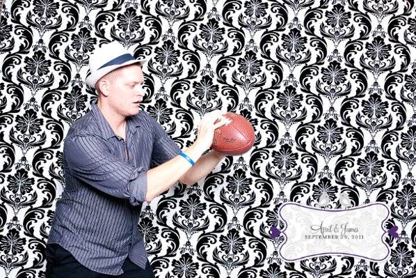 love{struck} | a photo lounge & Vintage Lawn Games