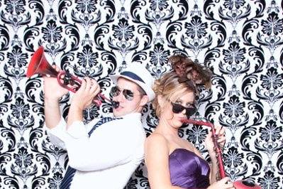 love{struck} | a photo lounge & Vintage Lawn Games