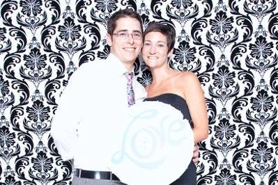 love{struck} | a photo lounge & Vintage Lawn Games