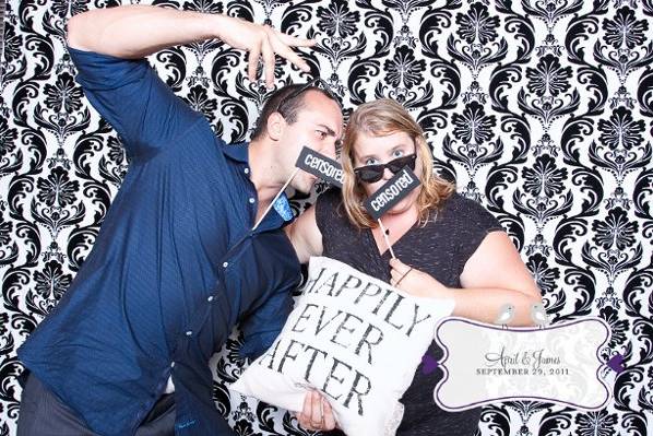 love{struck} | a photo lounge & Vintage Lawn Games
