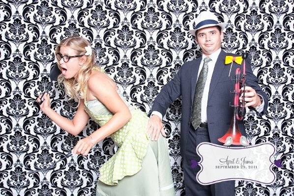 love{struck} | a photo lounge & Vintage Lawn Games