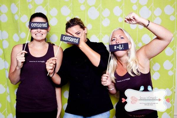 love{struck} | a photo lounge & Vintage Lawn Games